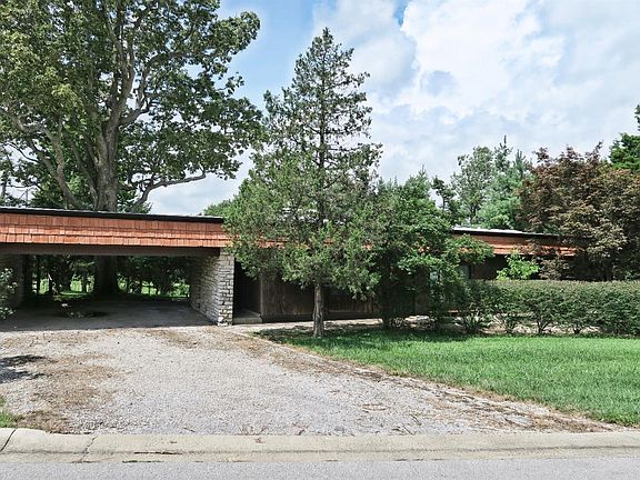 2nd image of 401 Talbott Dr