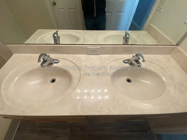 2076 Cypress Bay Blvd — Photo 16