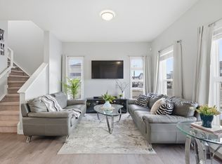 17498 76th St NW, Edmonton, AB T5Z 0R3