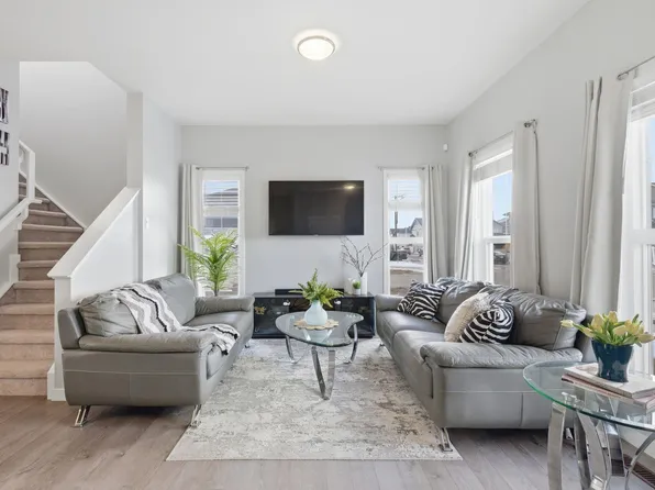 17498 76th St NW, Edmonton, AB T5Z 0R3