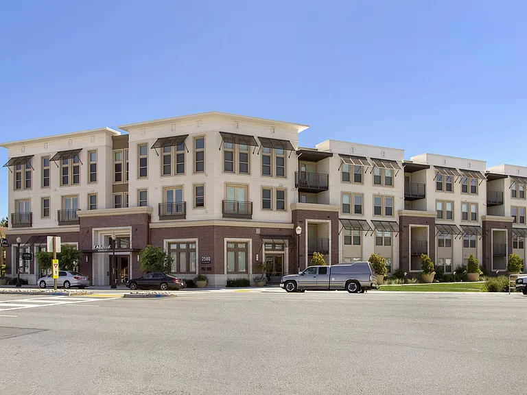 Cirrus Redwood City — Photo 30