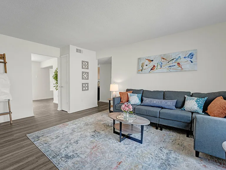 Emberly Apartments — Photo 21