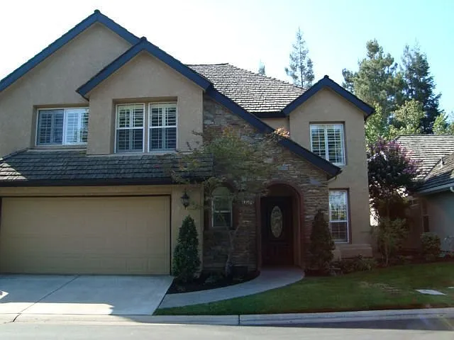 3047 W Silverhill Ln photo 1