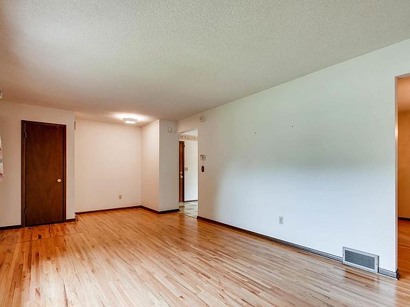 3rd image of 2308 Laramie Trl