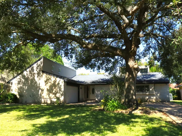 354 S Amherst Dr, West Columbia, TX 77486