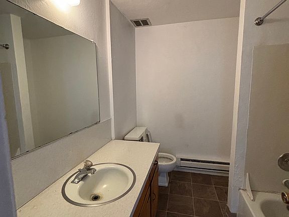 4th image of 310 Moonlite Dr #15