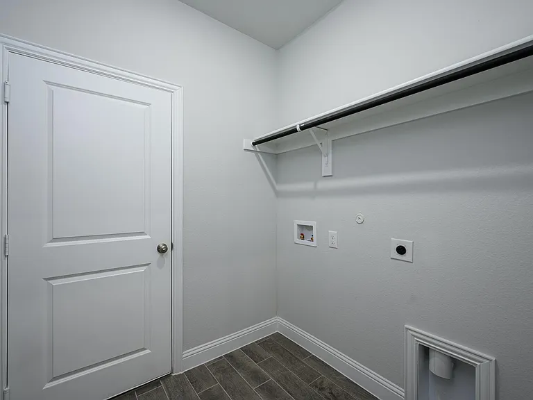 501 Amenduni Ln — Photo 20