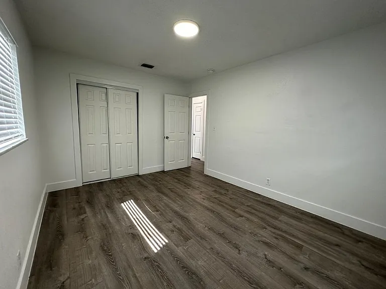 3616A NE 11th Ave #A — Photo 6