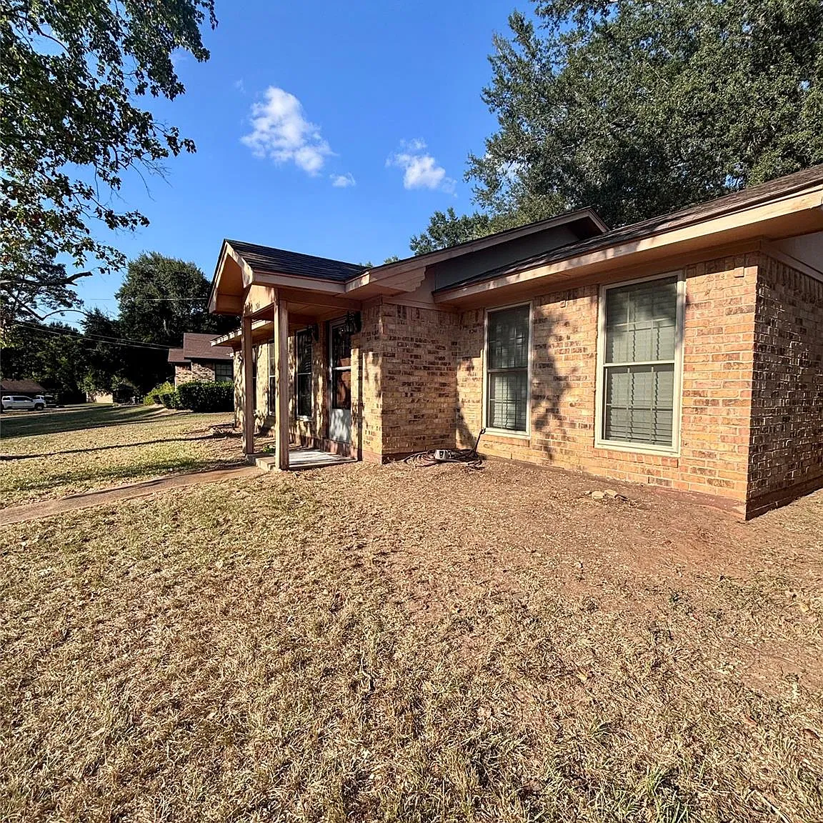 3 bed, 2.0 bath, $1,800 — Photo 4