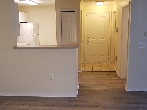 5th image of 18001 Richmond Place Dr APT 1036