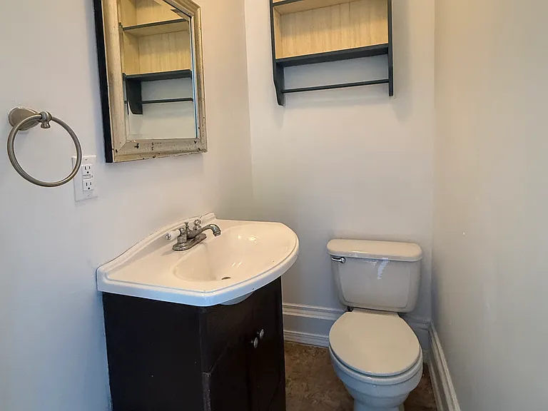 118 Nobles Ln — Photo 2