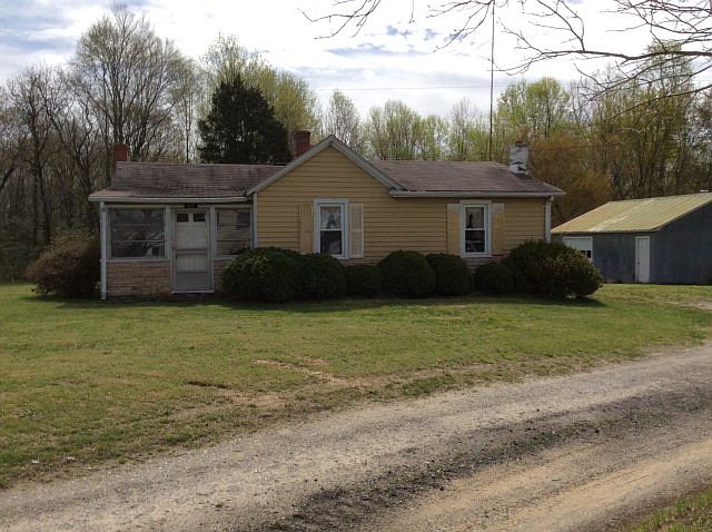 1st image of 195 Smithville Ln