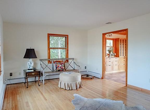 5th image of 30 Cranston Ave