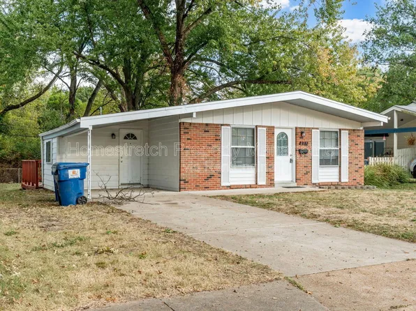 235 Moule Dr, Florissant, MO 63031