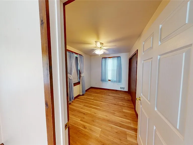 357 Lowden Point Rd — Photo 2
