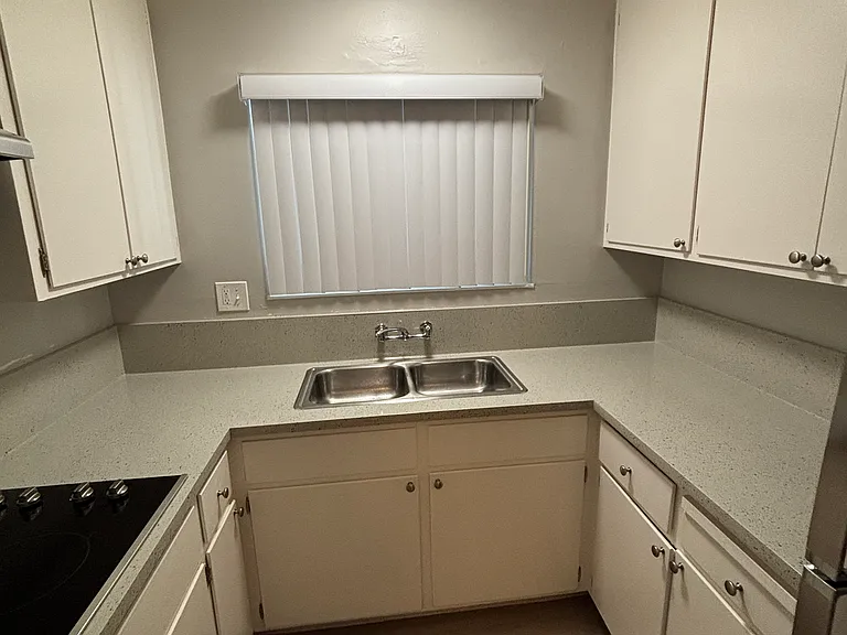 850 Roble Ave #C — Photo 13