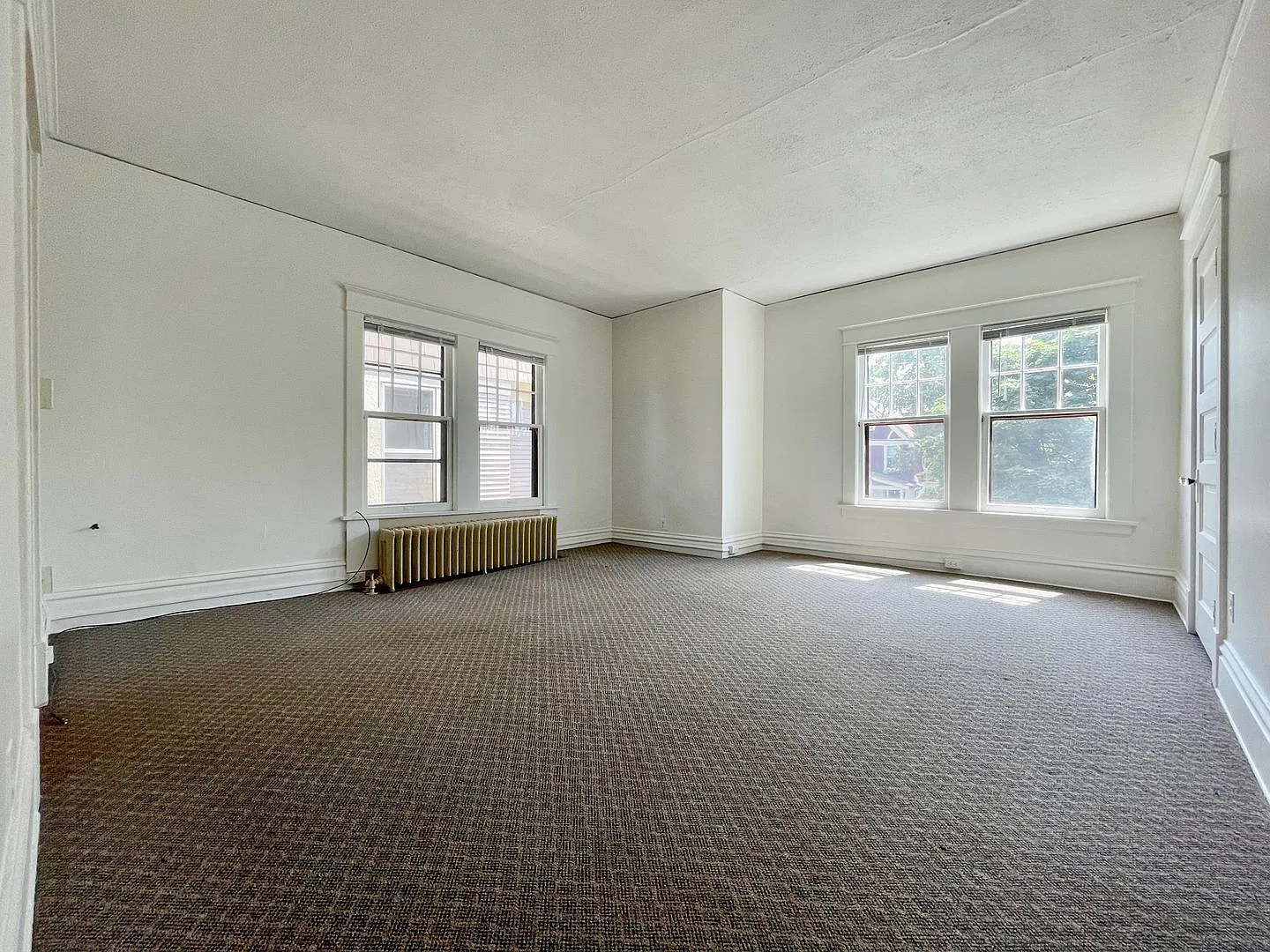 1 bed, 1.0 bath, $1,350 — Photo 2