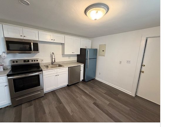 5th image of 149 Adams St