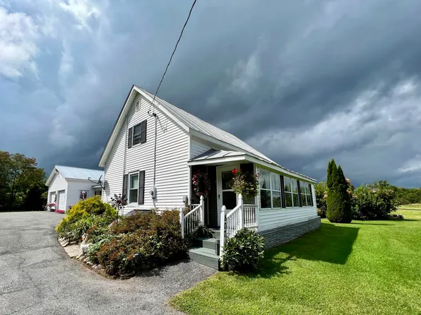 807 Cannon Corners Rd, Mooers Forks, NY 12959