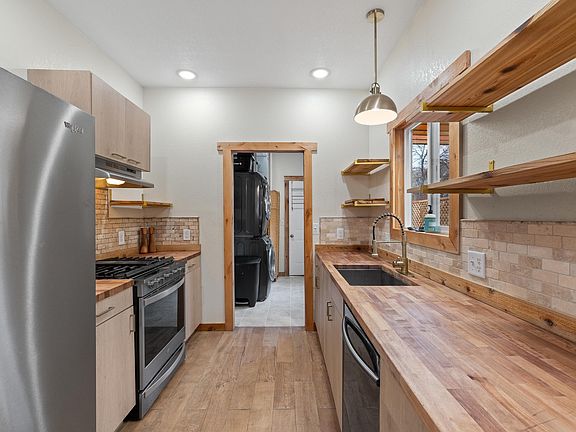 5th image of 816 4th St