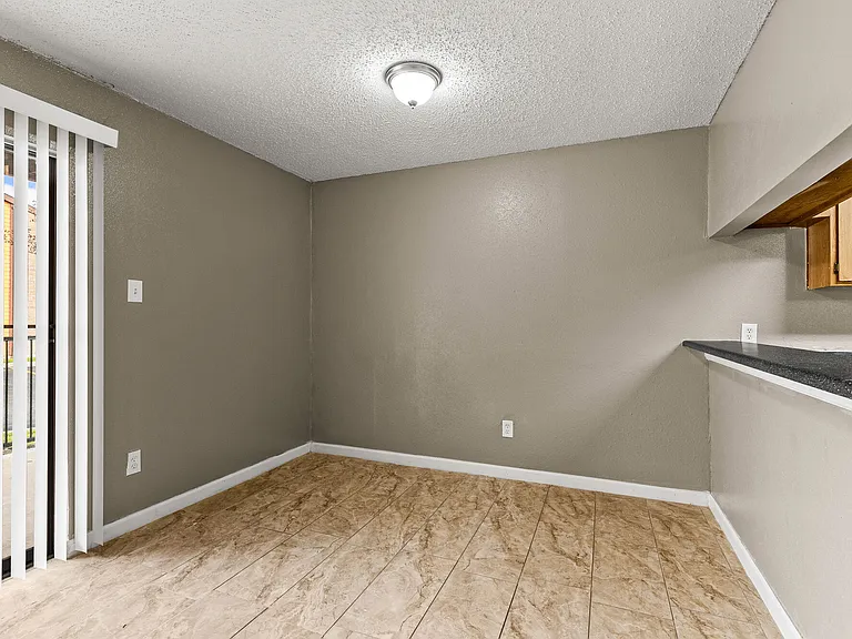 Towne East Village Apartment Homes — Photo 35