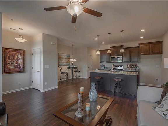 5th image of 305 Dursley Pvt Ln