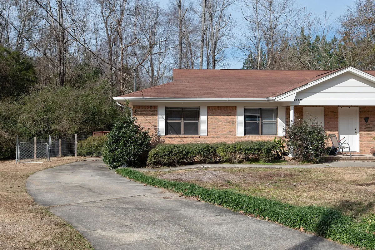 Building Photo - 1367-1369 Hampton Dr