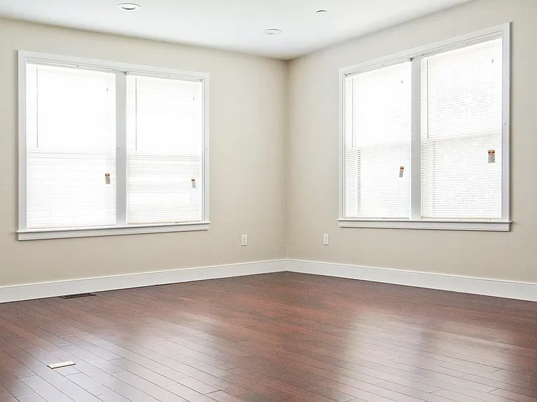 48 Saint Margaret St #48 — Photo 13