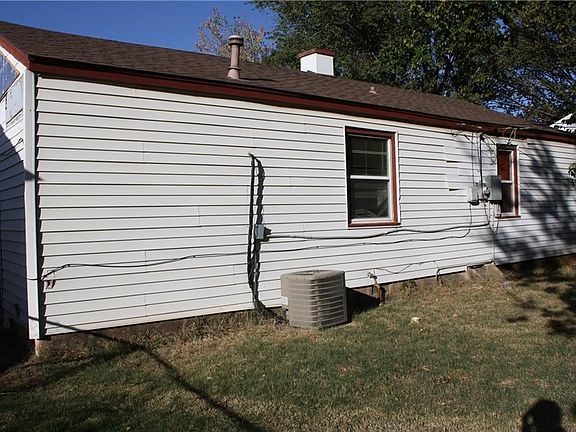 3rd image of 4008 Mallard Dr