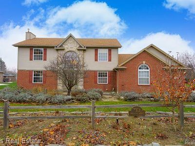 7019 White Tail Dr, Grand Blanc, MI, 48439