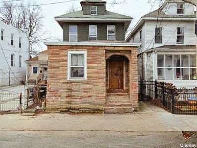 325 Newman Avenue, Bronx, NY, 10473