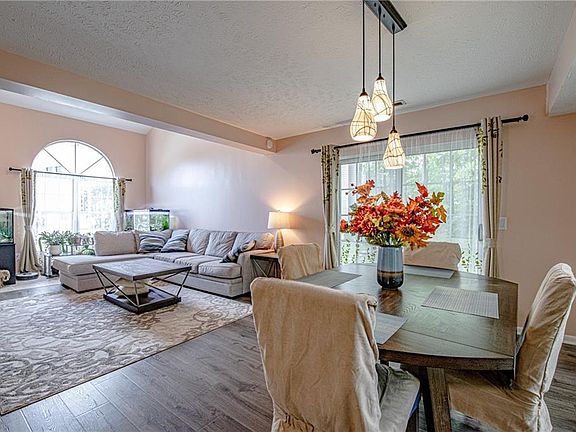 4th image of 7287 Chatham Ct #15