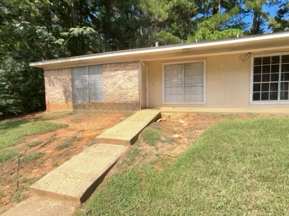 1201 Cheryl St #B, Longview, TX 75604