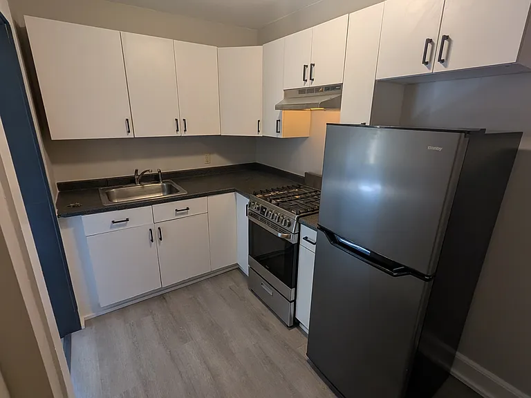 47 Main St #4 — Photo 2