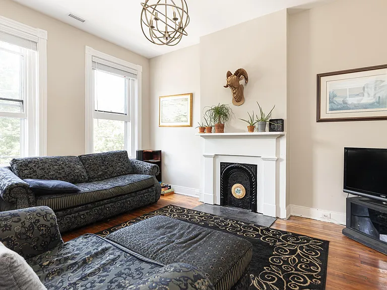 2406 E Clay St #B — Photo 1