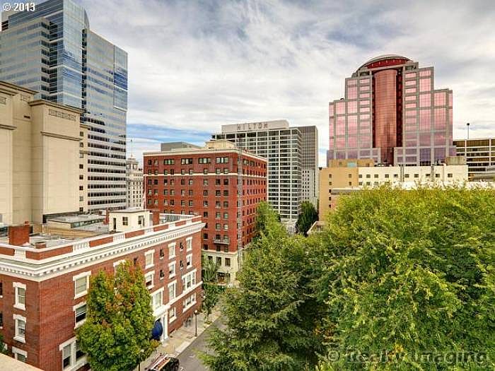 2nd image of 1005 SW Park Ave Unit 807
