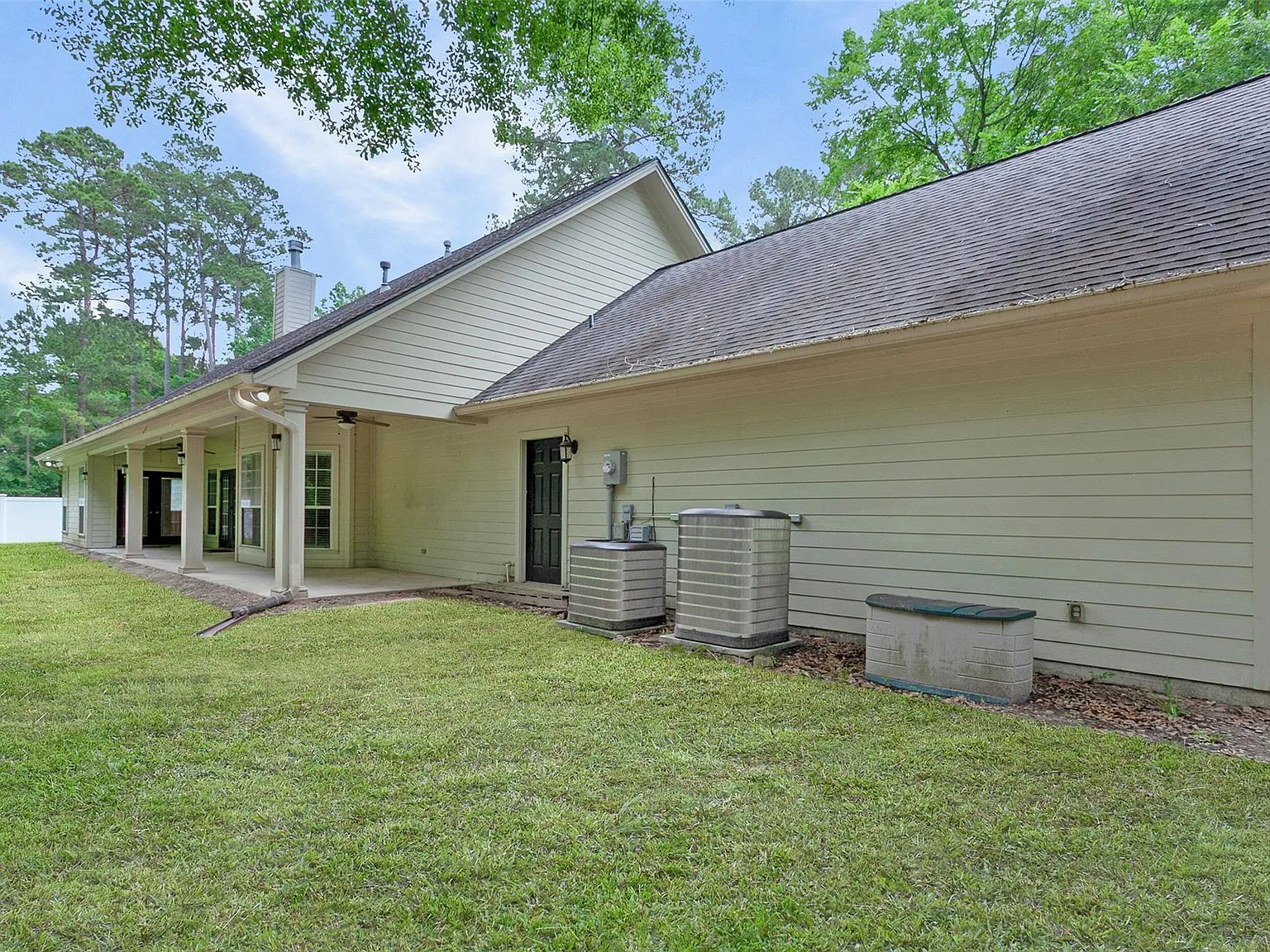 4 bed, 4.0 bath, 3002 sqft, $3,400 — Photo 4