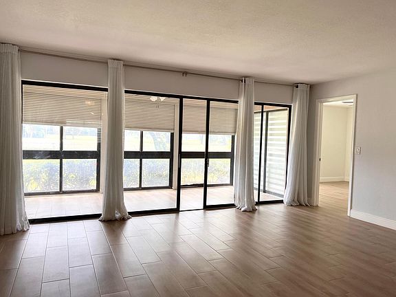 5th image of 5589 Fairway Park Drive #103