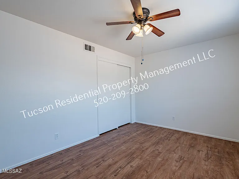 826 E Water St — Photo 25
