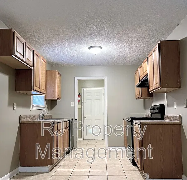 4615 Addington Dr — Photo 5