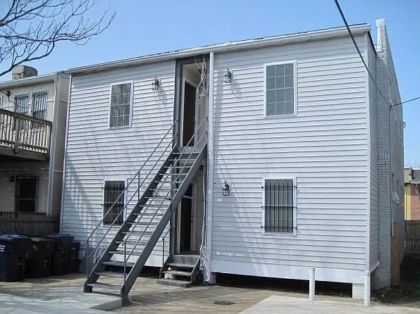1715 W Virginia Ave NE #4 — Photo 4