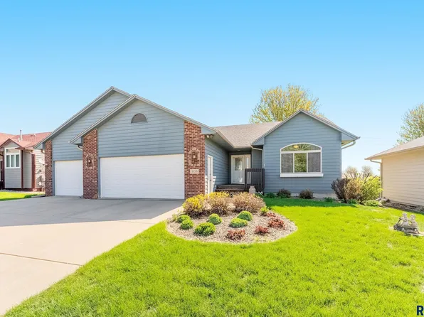 308 N Dewberry Ave, Sioux Falls, SD 57110