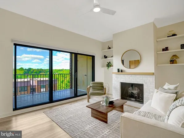 128 Roberts Ln APT 400, Alexandria, VA 22314