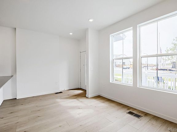 5th image of 411 N Bently Street