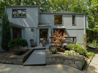 19493 Tawny Brook Ln, Strongsville, OH 44149