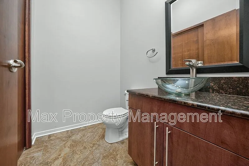 2 bed, 3.0 bath, 1810 sqft, $1,995 — Photo 4