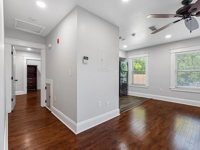 306 E Selma Ave #102 — Photo 25