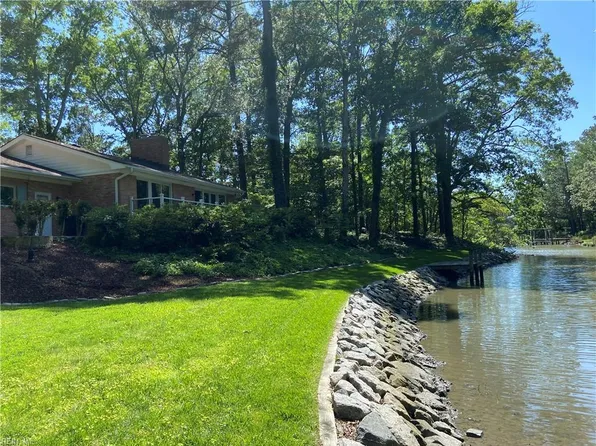 937 S Spigel Dr, Virginia Beach, VA 23454