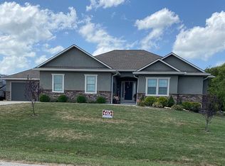 22706 Shadow Ridge Dr, Peculiar, MO 64078