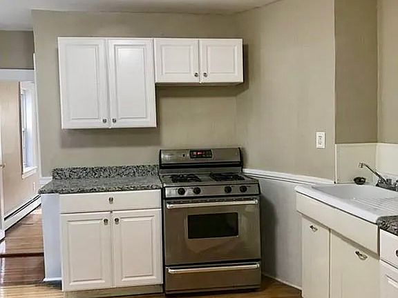 4th image of 10 Daniels St APT 1R